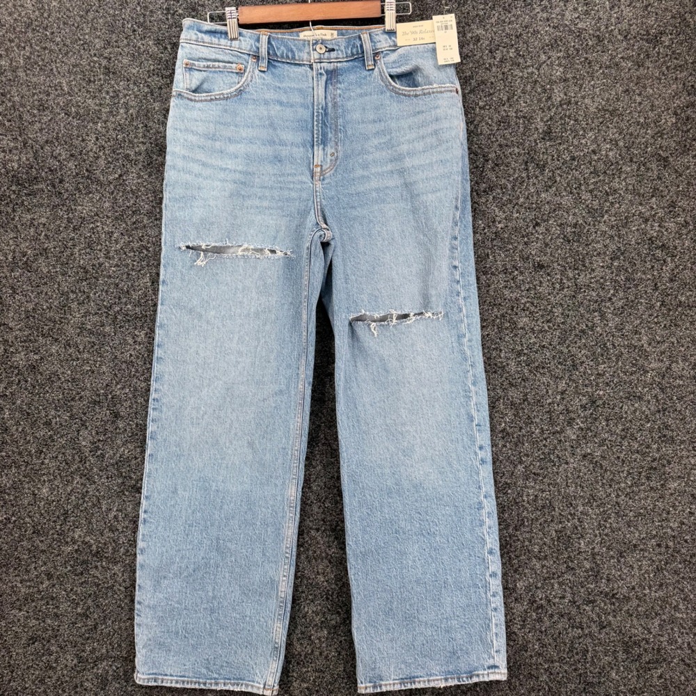 Abercrombie & Fitch 90s Relaxed High Rise Distressed Jeans Light Wash 32 14R